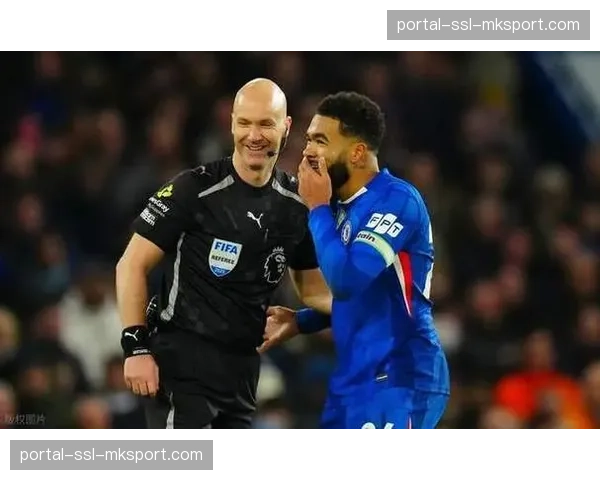 训练图集:伤愈复出的里斯·詹姆斯参与切尔西全队合练 训练图集:伤愈复出的里斯·詹姆斯参与切尔西全队合练