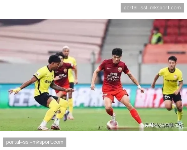 中超首轮对阵:升班马青岛红狮主场迎战卫冕冠军上海海港 中超首轮对阵:升班马青岛红狮主场迎战卫冕冠军上海海港